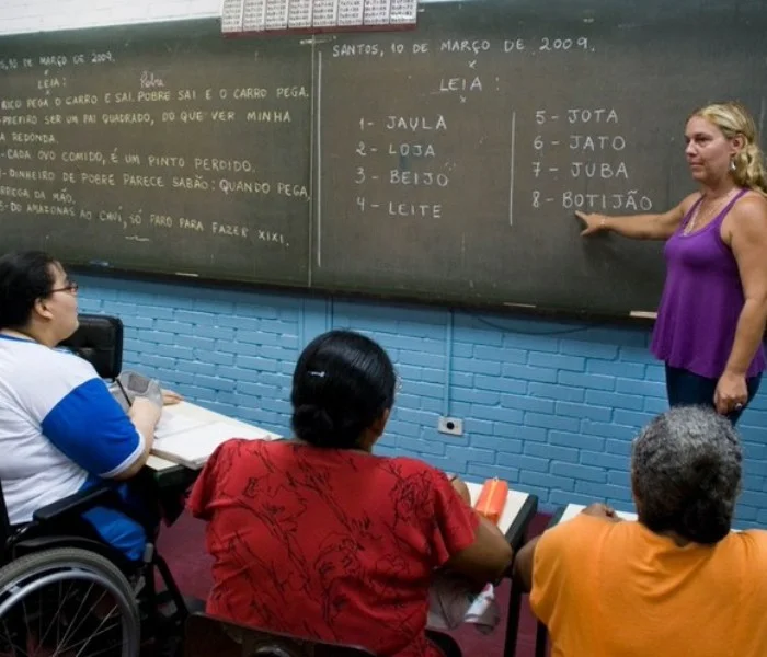 MEC divulga lista de redes elegíveis à Medalha Paulo Freire