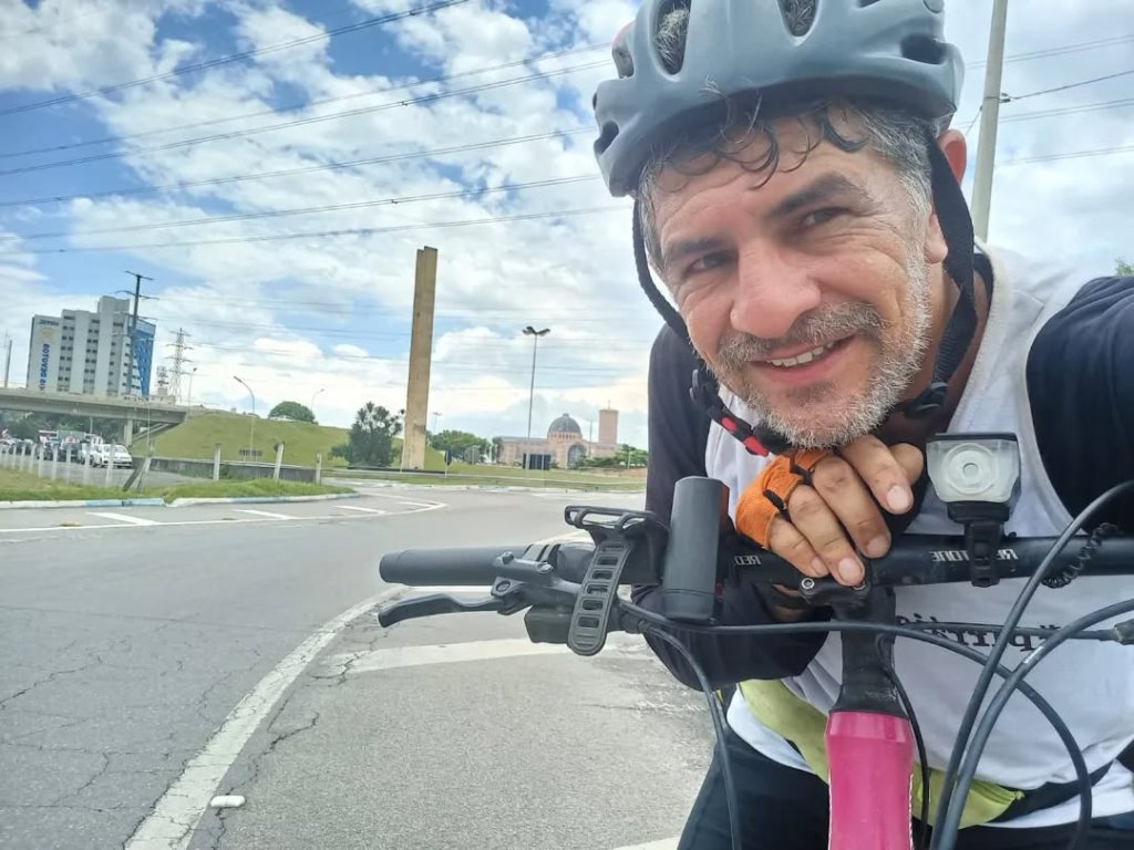 Pedalada solidária